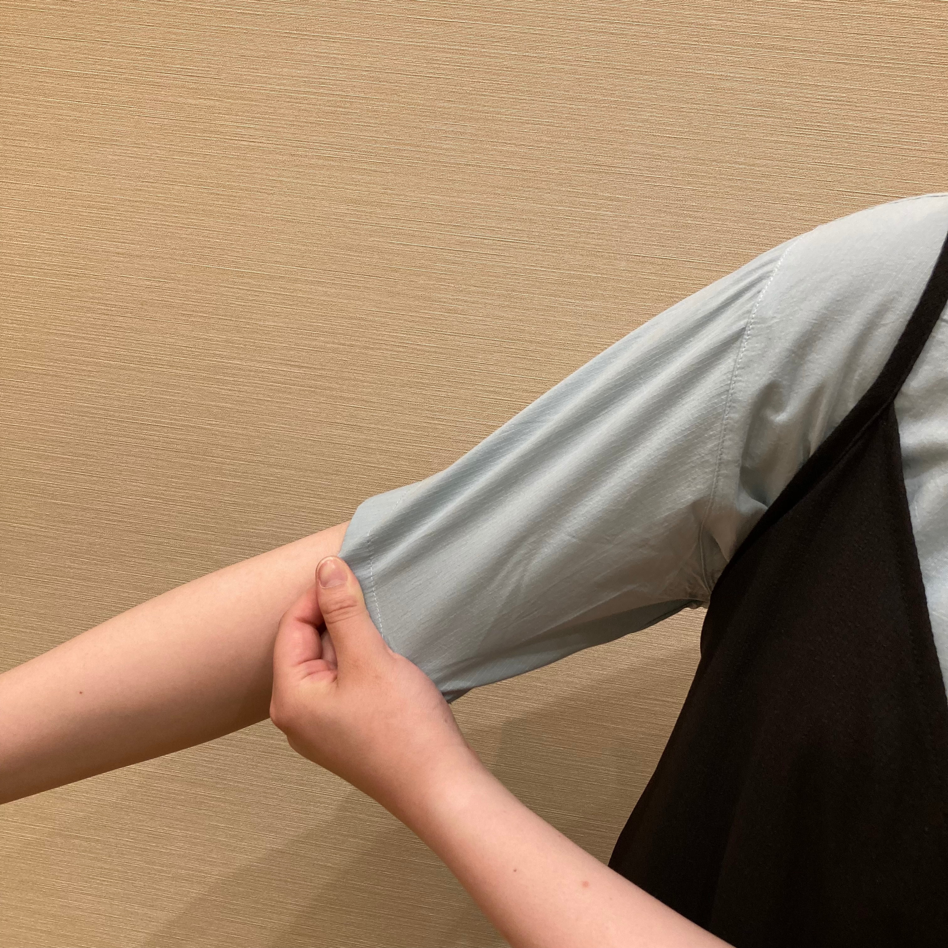 涼感半袖シャツの接写