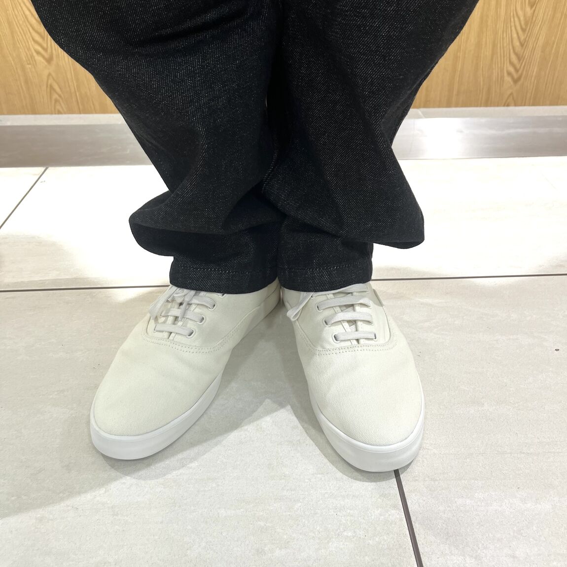 スニーカー白