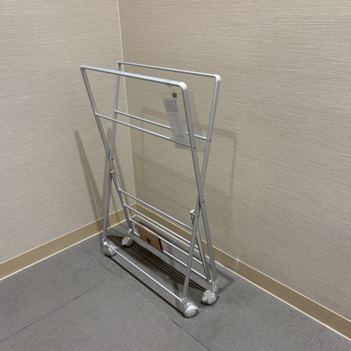 【イオンモール川口前川】　　部屋干しに便利なたためる軽量ラック＆ワゴン_LYd8Q1