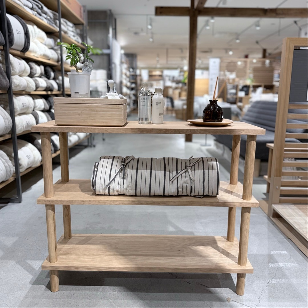 手軽に組み立てられるシェルフ３段