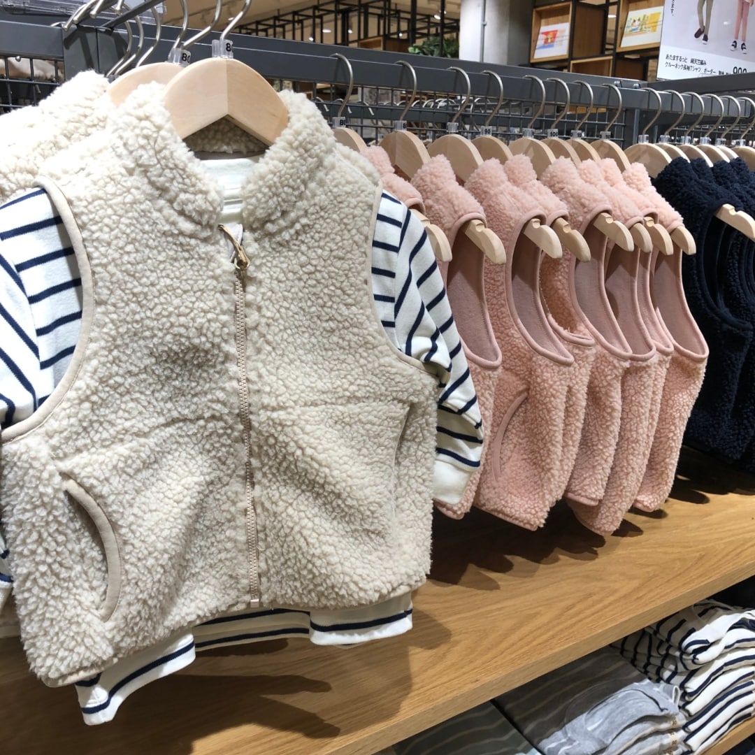 046843_20251020_01_03