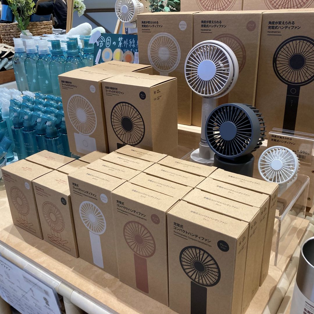扇風機はハンディタイプ以外にもいろいろな種類をご用意しています!