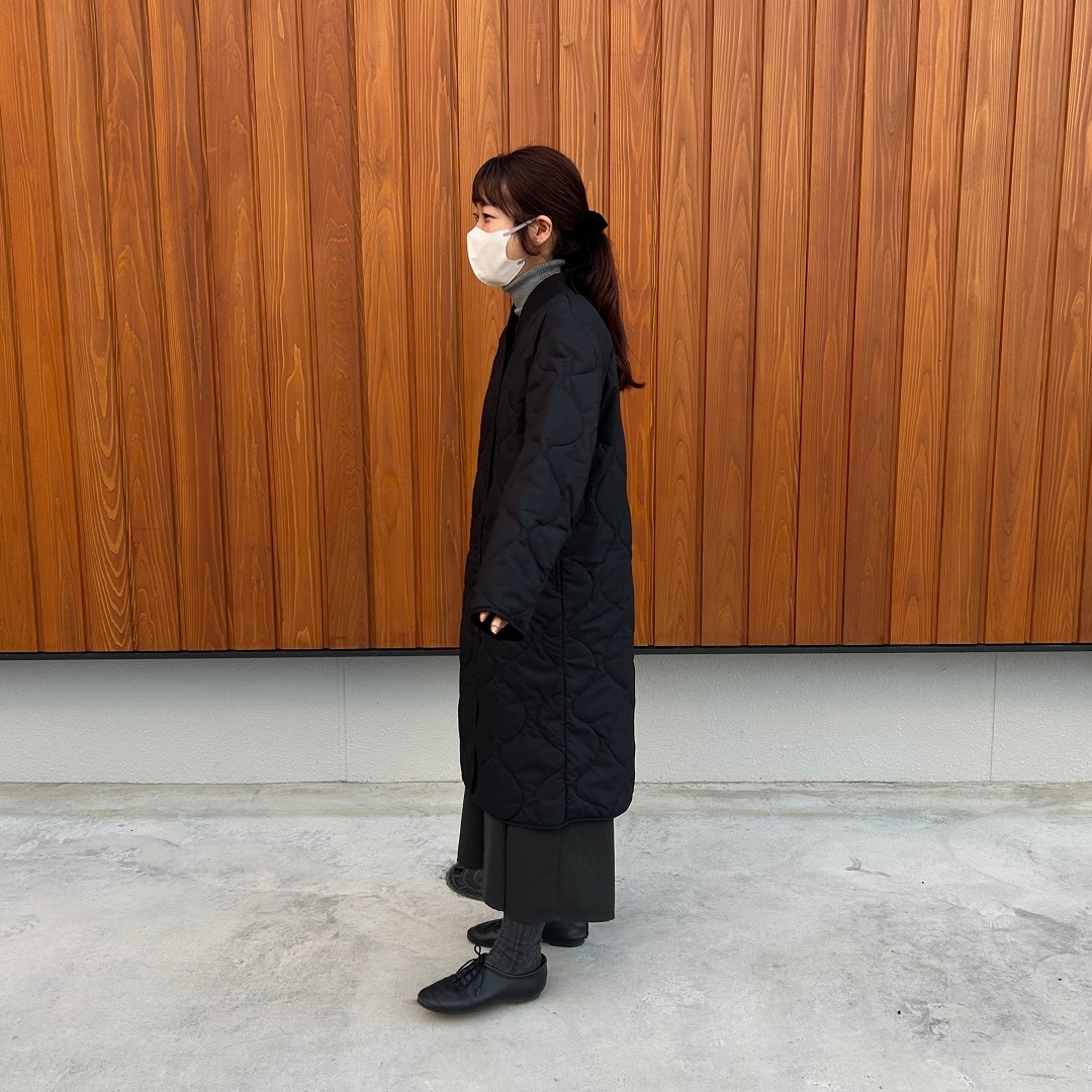 婦人　グレー　全身