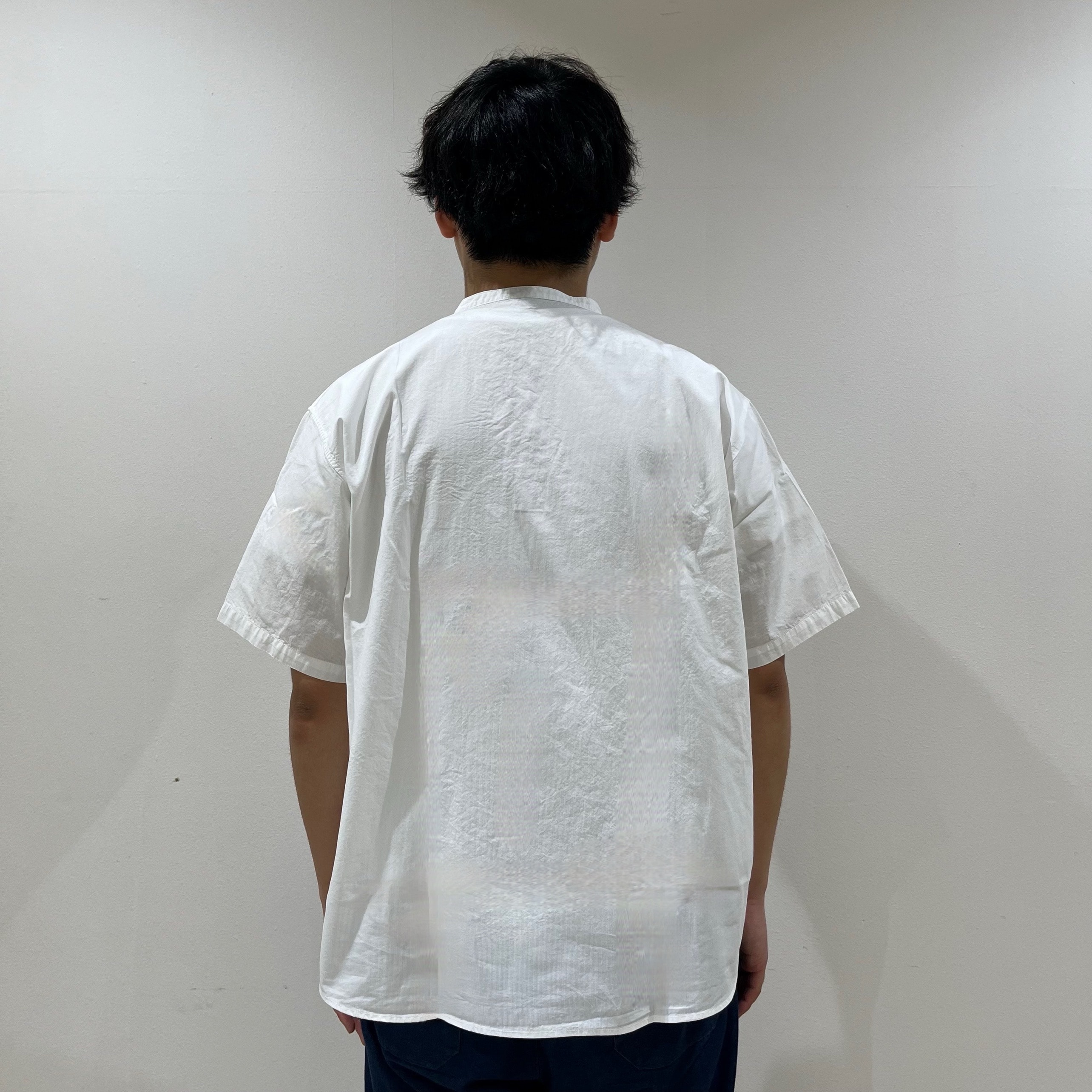 涼感　ヘンリーネック半袖Tシャツ後ろ