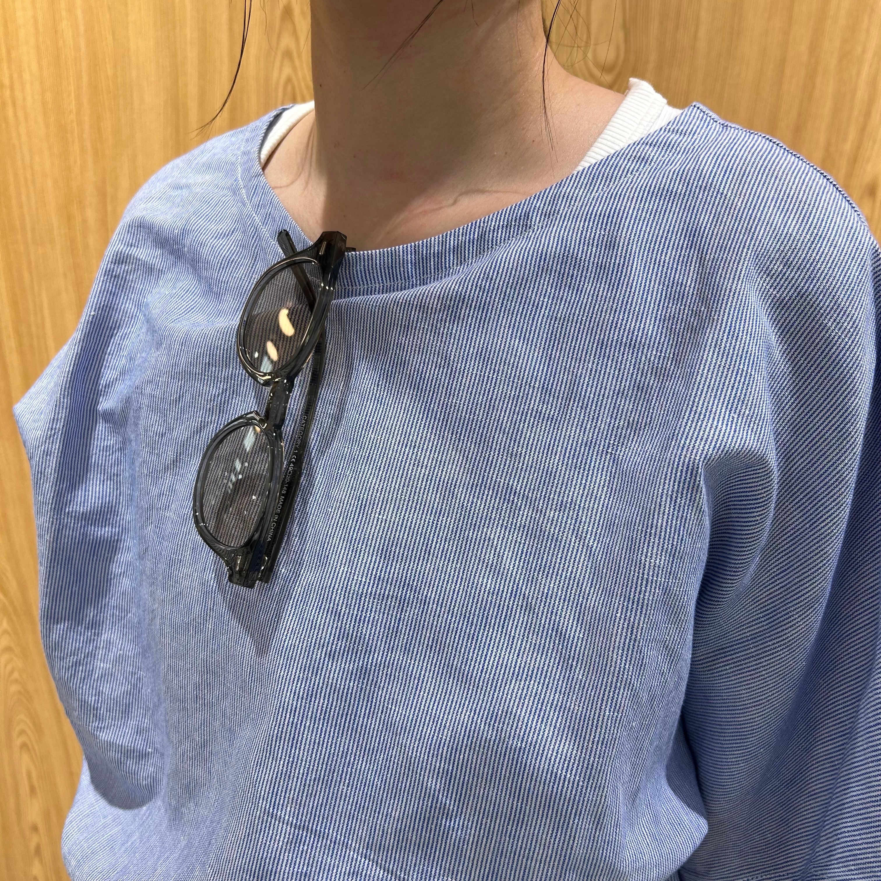 リネン　女性スタッフ