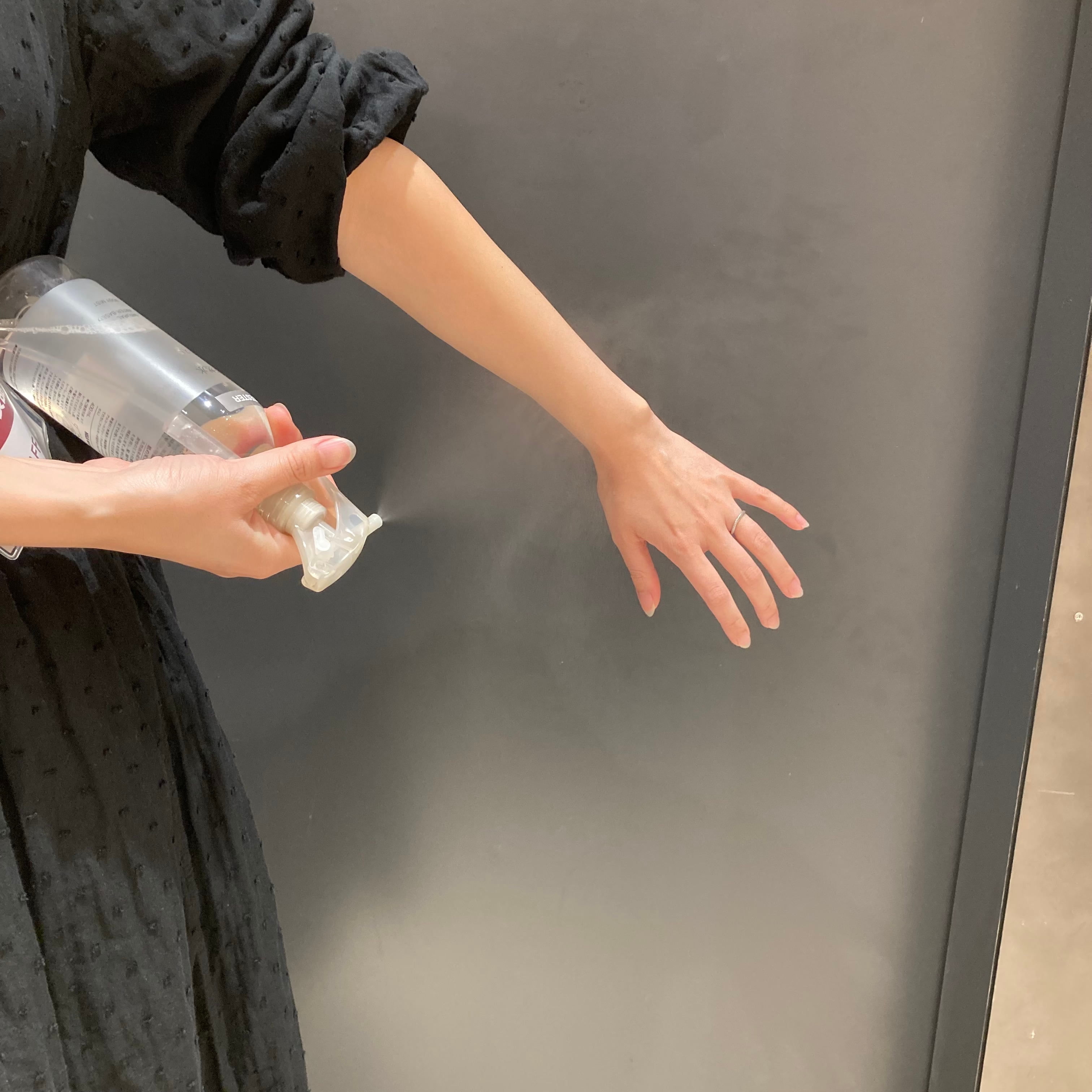 スプレー霧