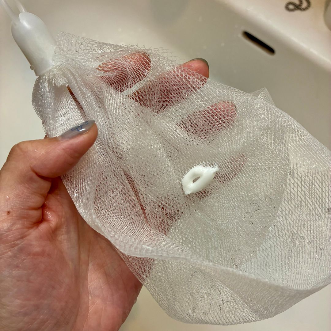 洗顔用泡立てネットの使用例１
