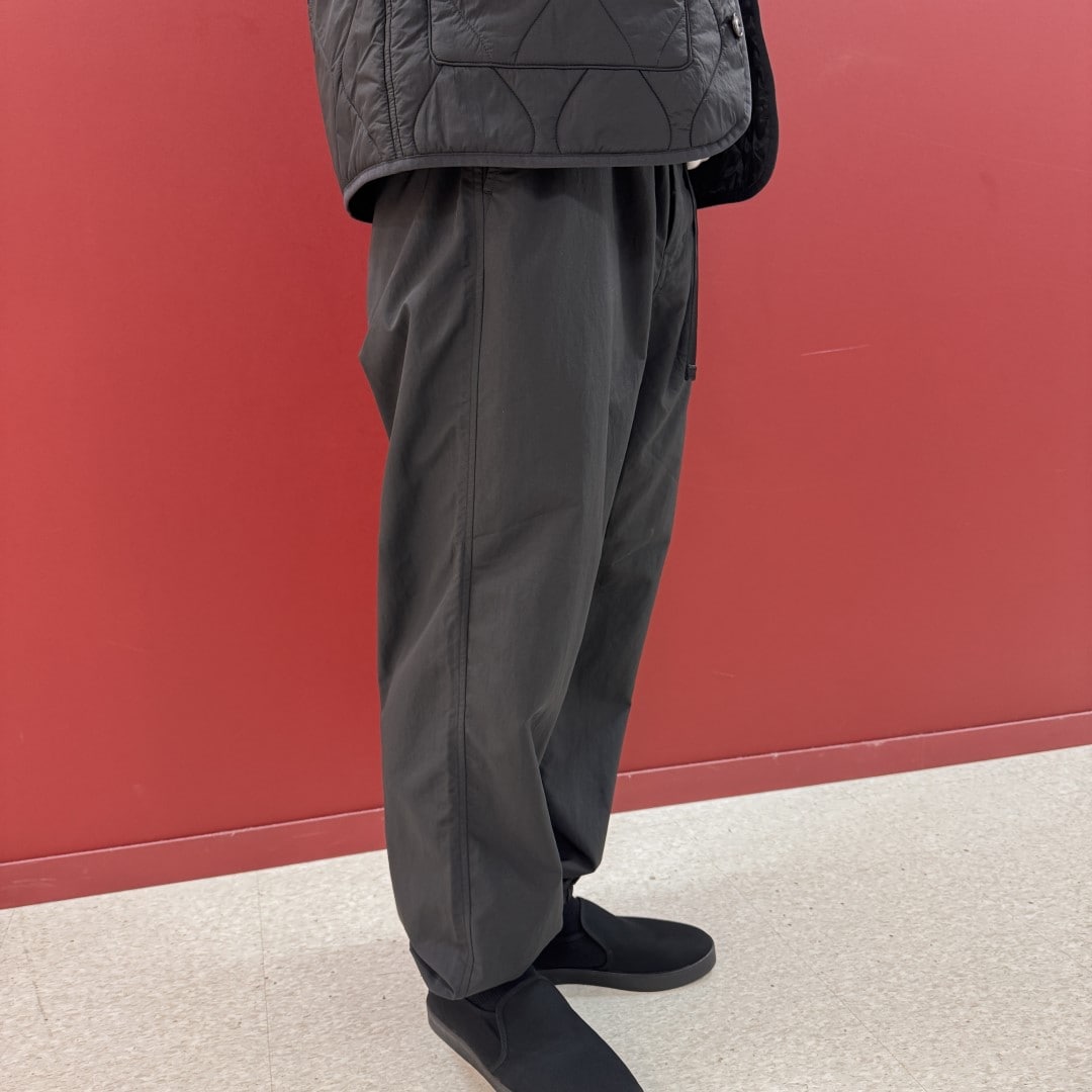 ウィンドパンツ