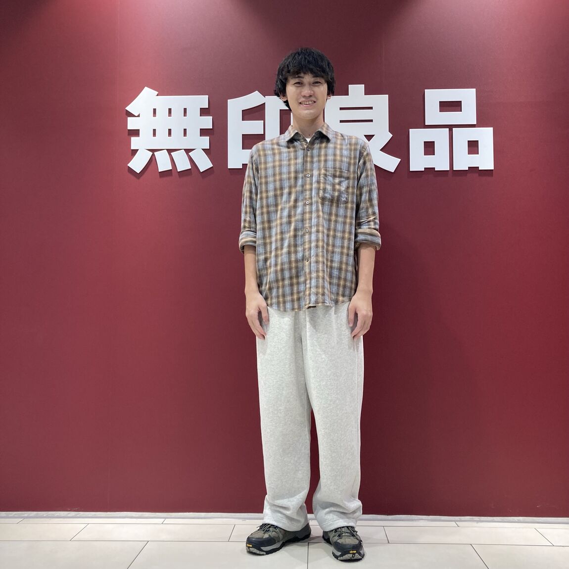【MOMOテラススタッフ】身長181cm_p1hQwC