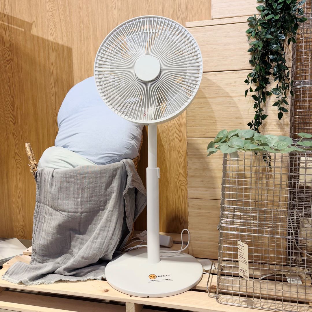 首振り範囲が調整できるDC扇風機