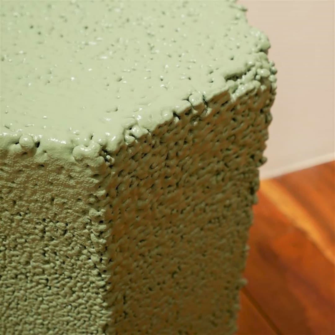 リサイクル発泡スチロールをしようしたスツール