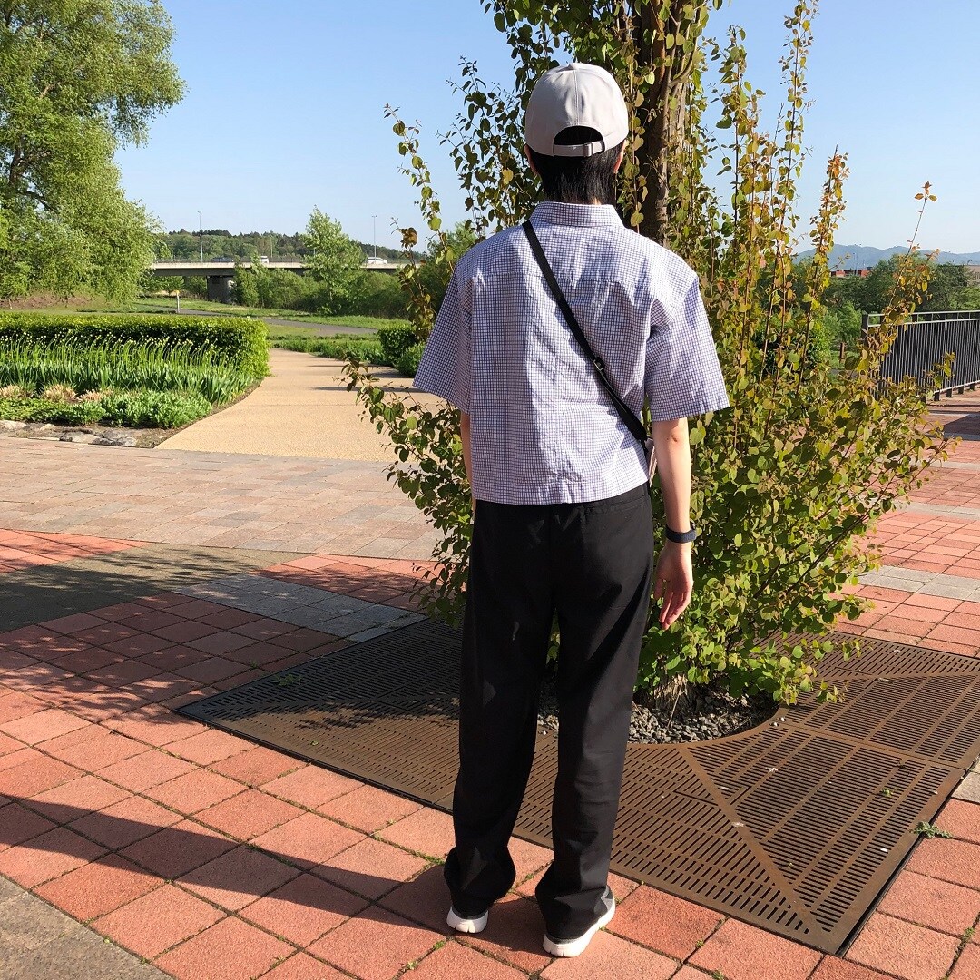 後ろ姿