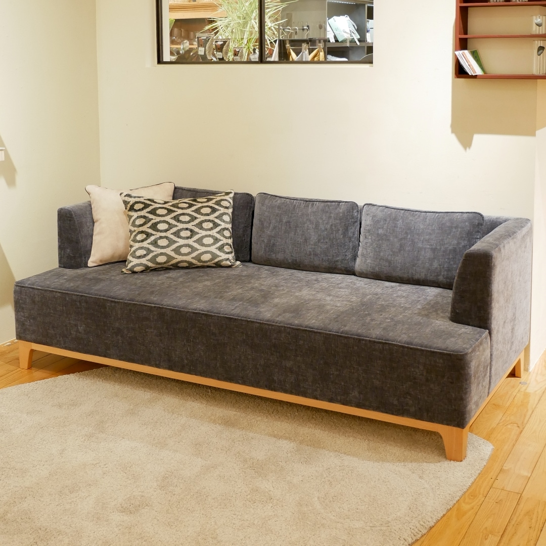 アグラスソファ