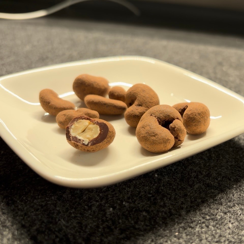 ライム発酵を生かしたチョコがけカシューナッツ