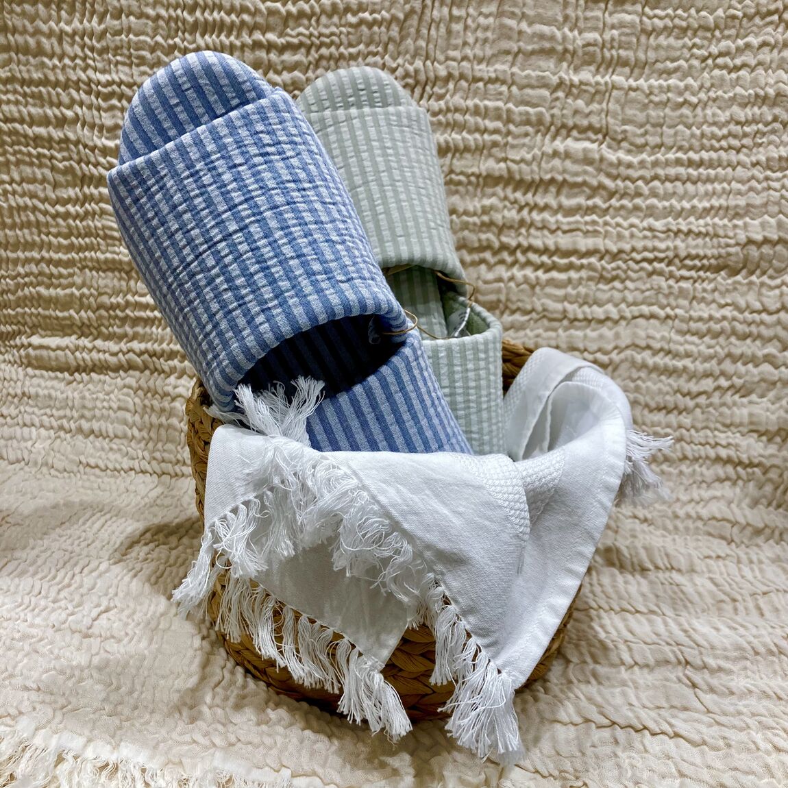 サッカー織のスリッパの画像