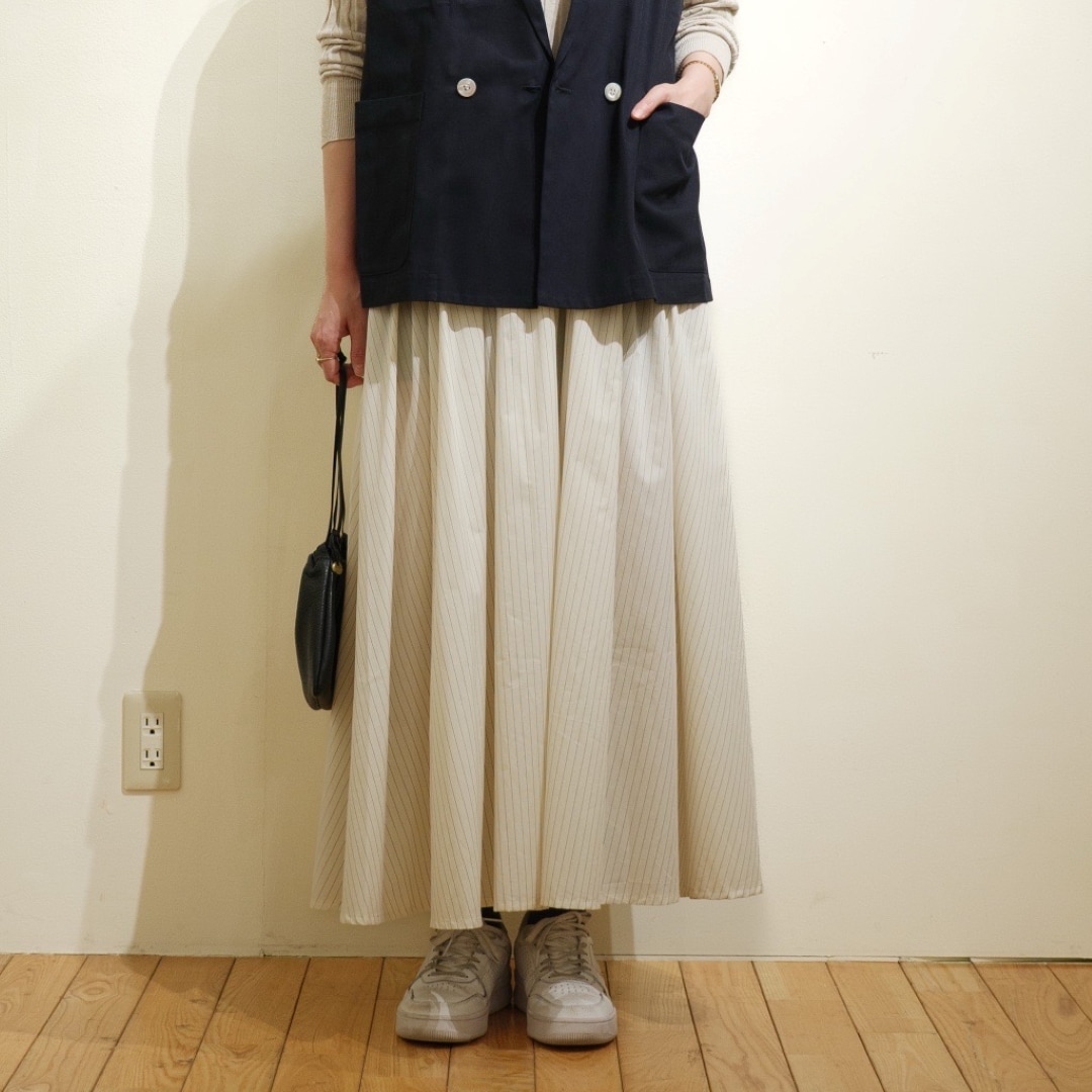 ギャザーたっぷりのシャツ生地スカート