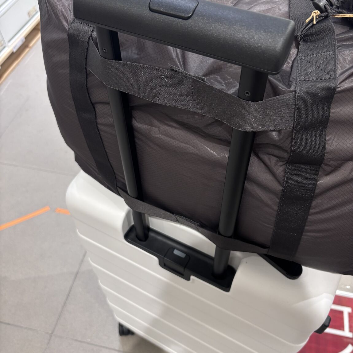 【イオンモール川口前川】コンパクトなサイズに…！ボストンバッグの紹介_Ci4fZk