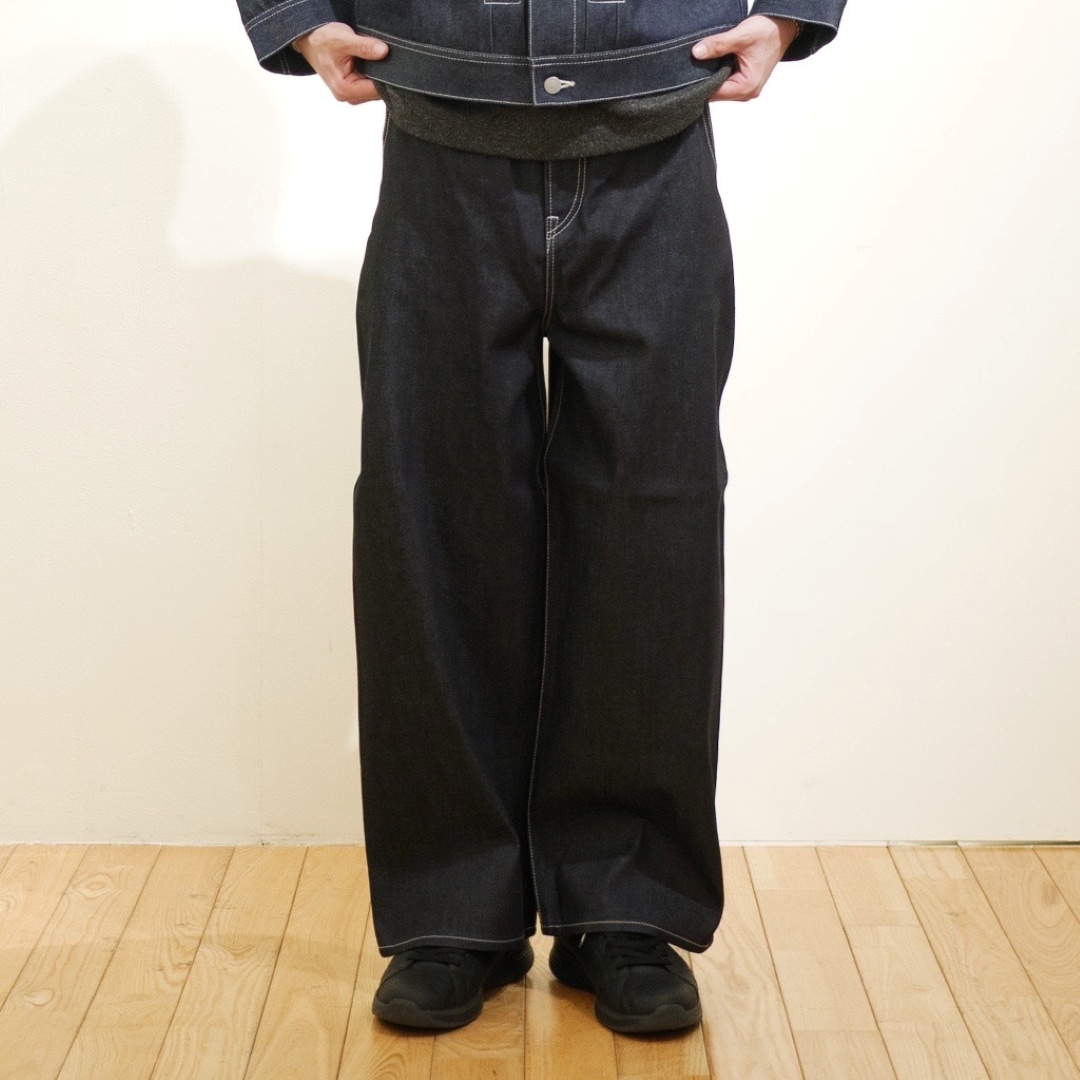 ハリのあるノンウォッシュデニム