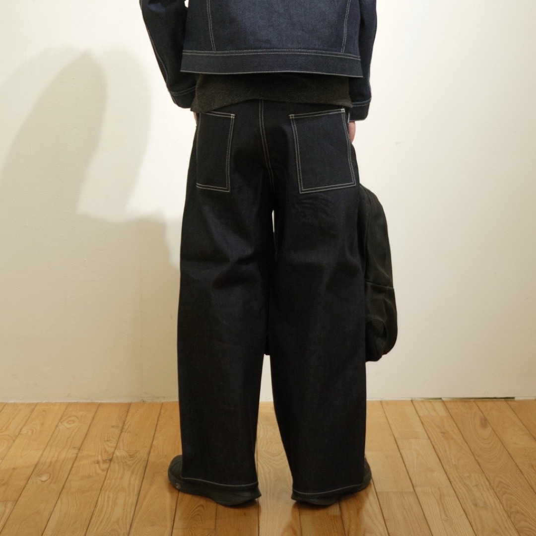 背面の落ちたポケットデザインが可愛い