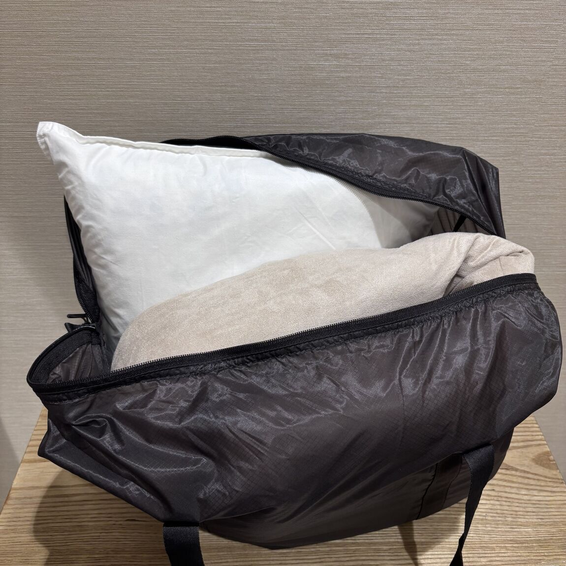 【イオンモール川口前川】コンパクトなサイズに…！ボストンバッグの紹介_Jndp5h