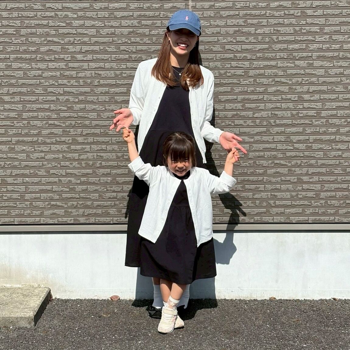 ４