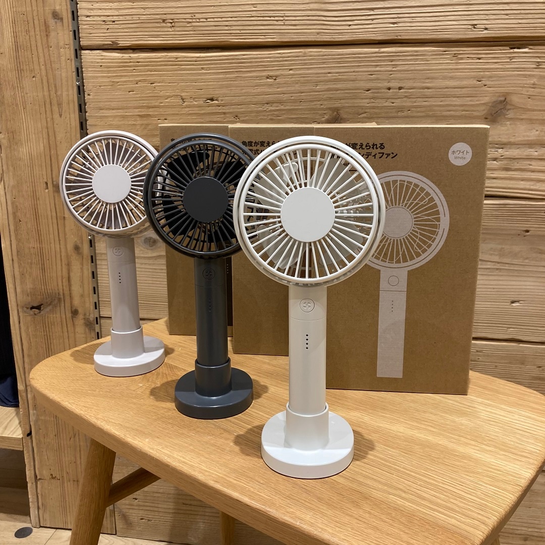 三色のカラーバリエーションがございます。