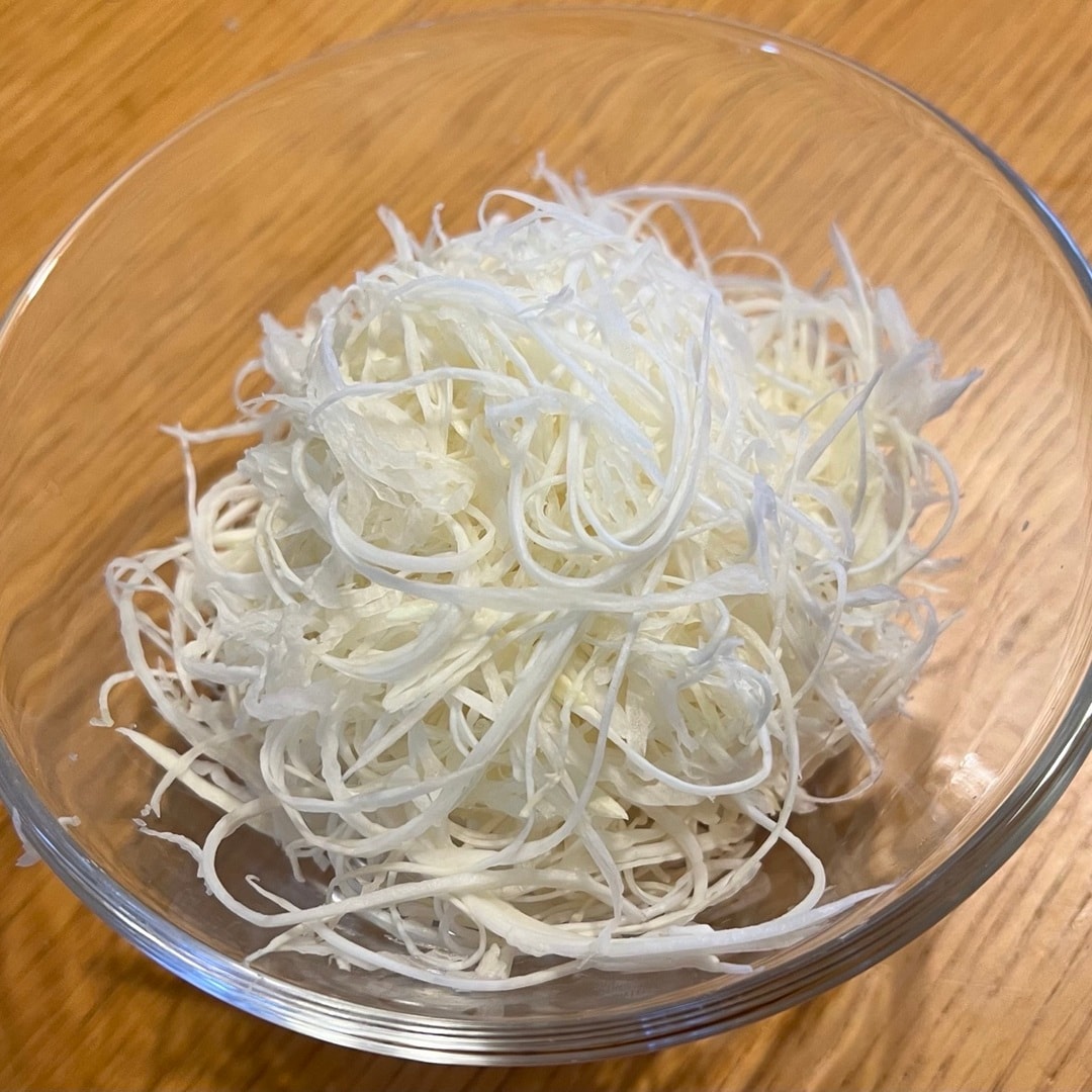 千切りしたキャベツ