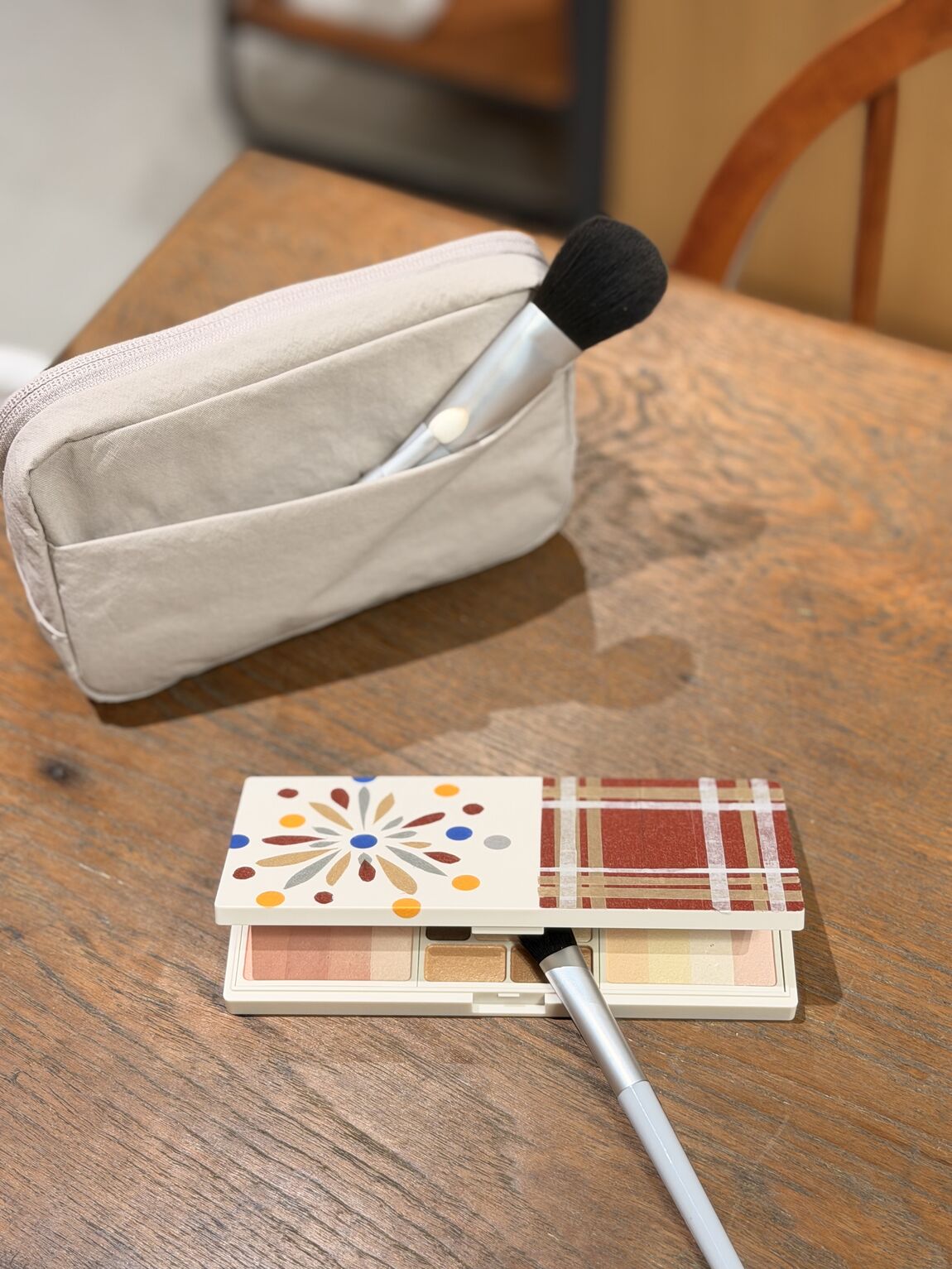 【阪急西宮ガーデンズ】自分だけのオリジナルメイクパレットを作ろう_BH0yxk