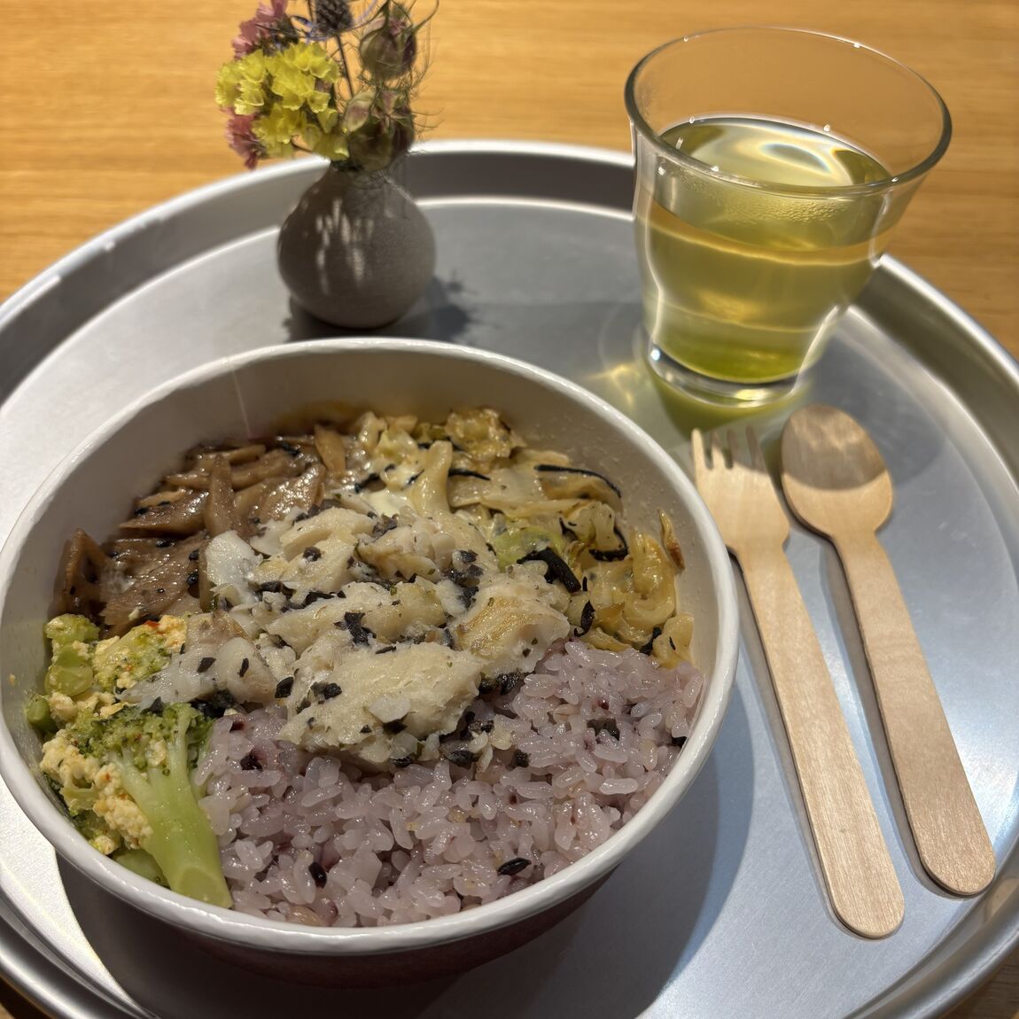 【500名鉄一宮】野菜がたっぷり入った冷凍食品_pJ13Hp