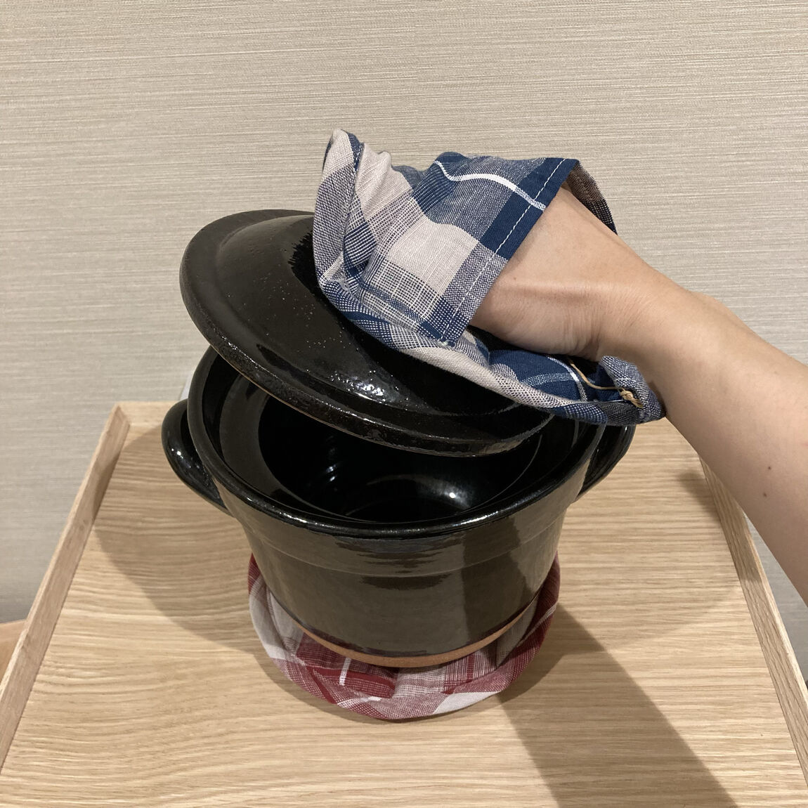 【コープさっぽろルーシー】『インド綿　鍋敷きにもなる鍋つかみ』のご紹介_Dbu3d5