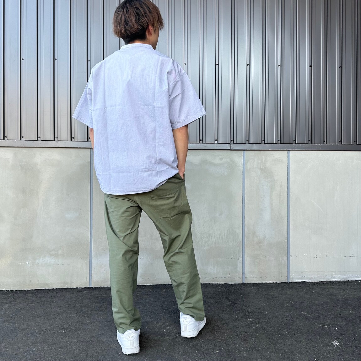 後ろ