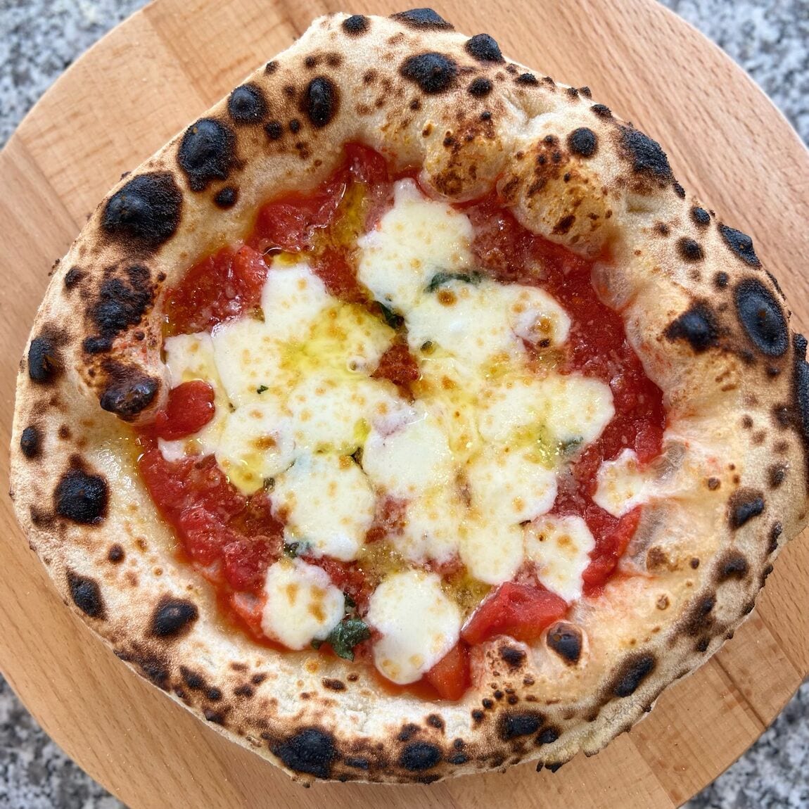 MIKIMANAPIZZA