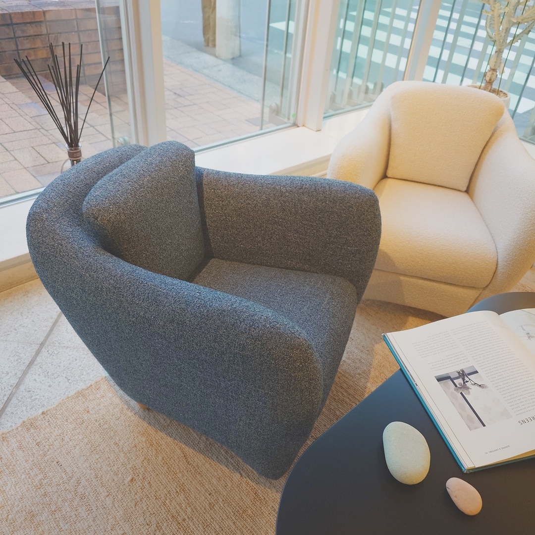 NEW MINI MILLER ARM CHAIR