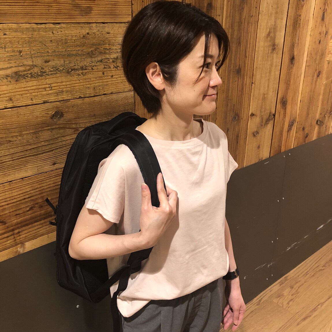 近くで撮ったコーディネート写真
