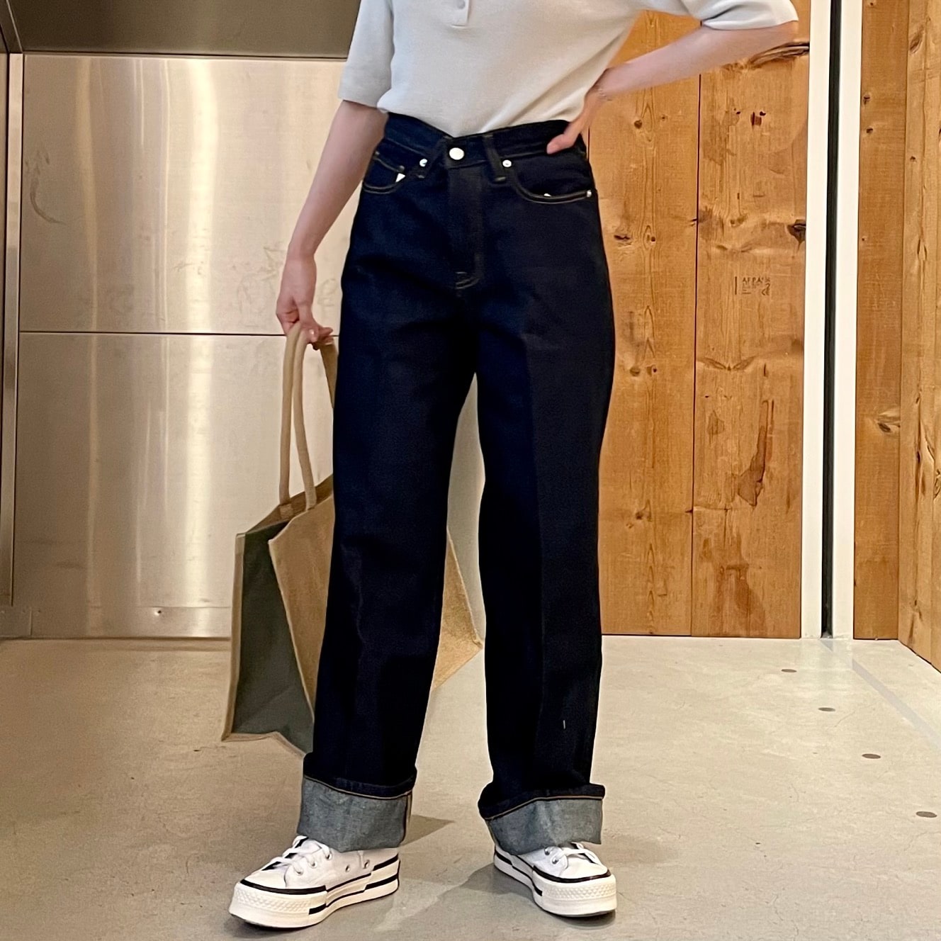 ３