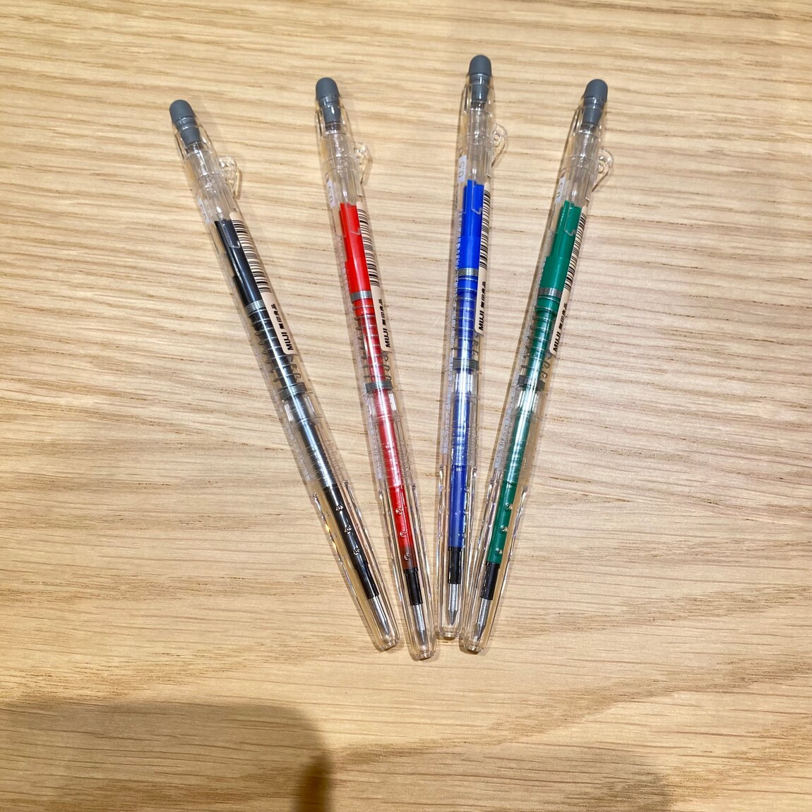 こすって消せるスリムボールペン　0.5mm