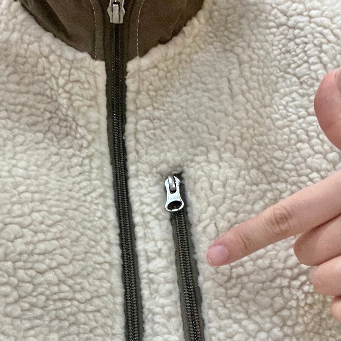 色
