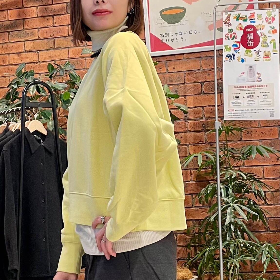 ３
