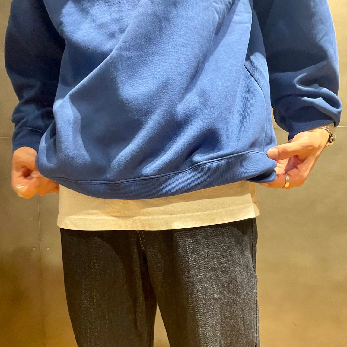 ４