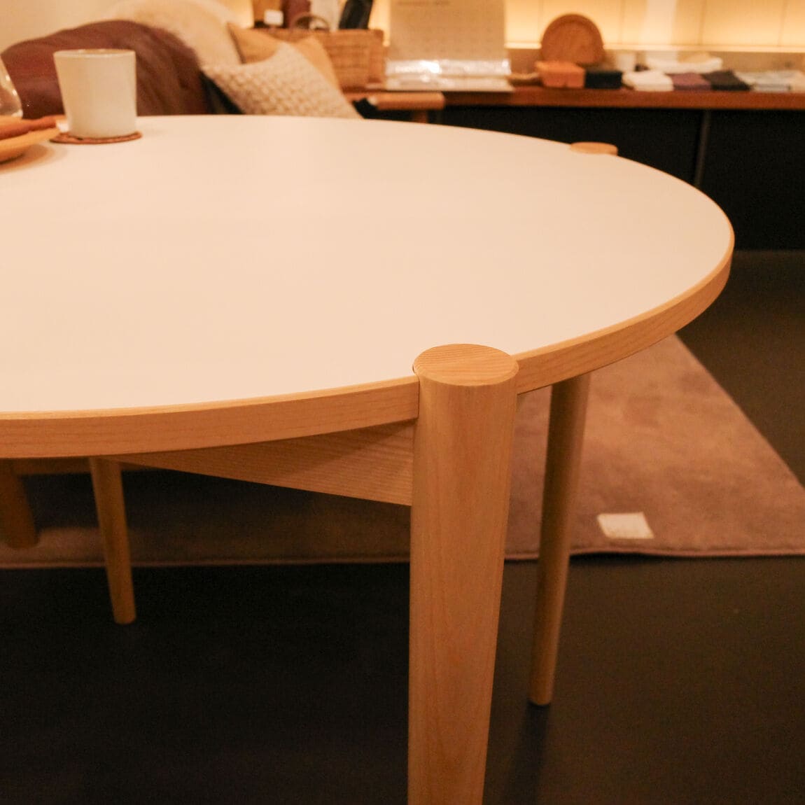NOVA DINING TABLE