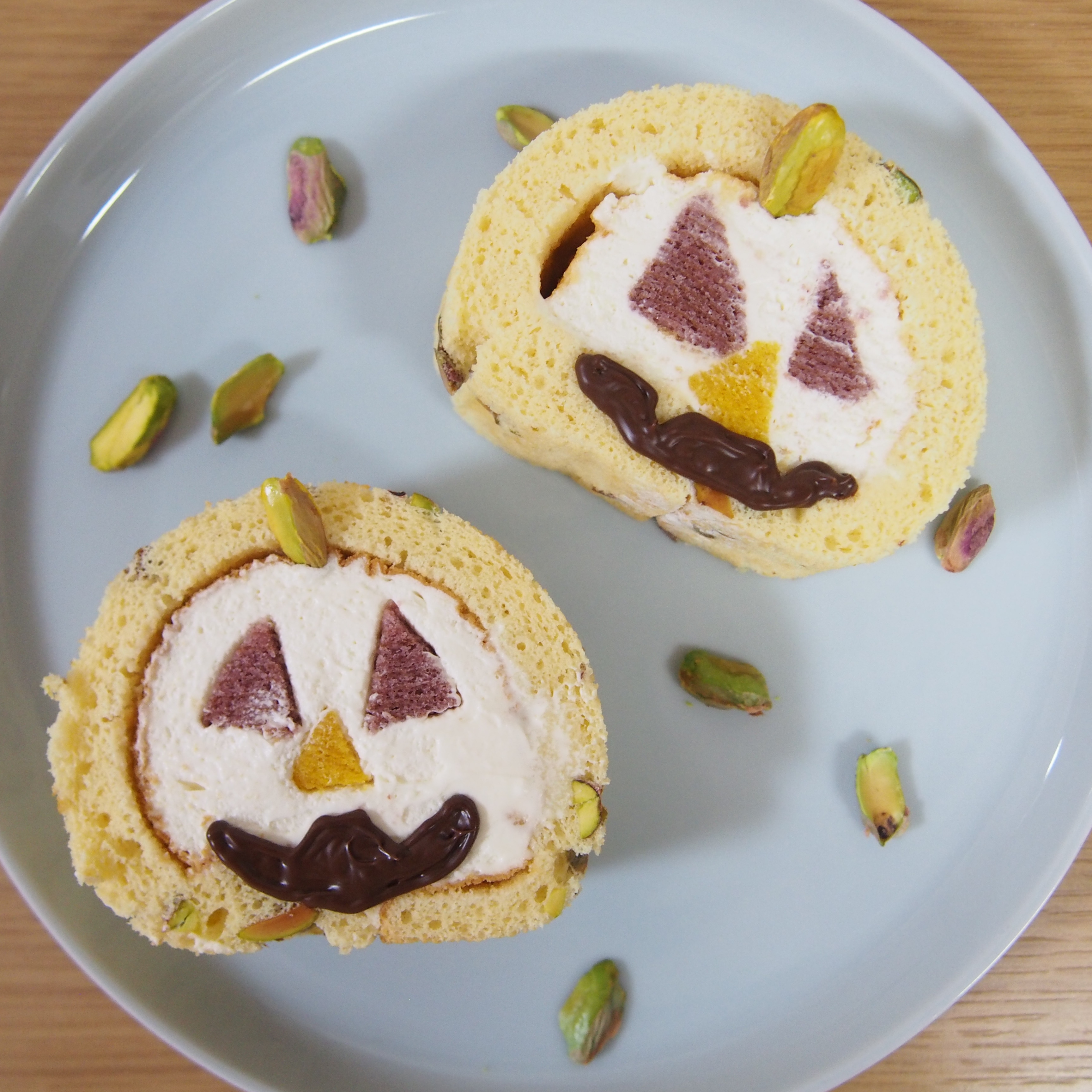 ハロウィンロールケーキ完成写真