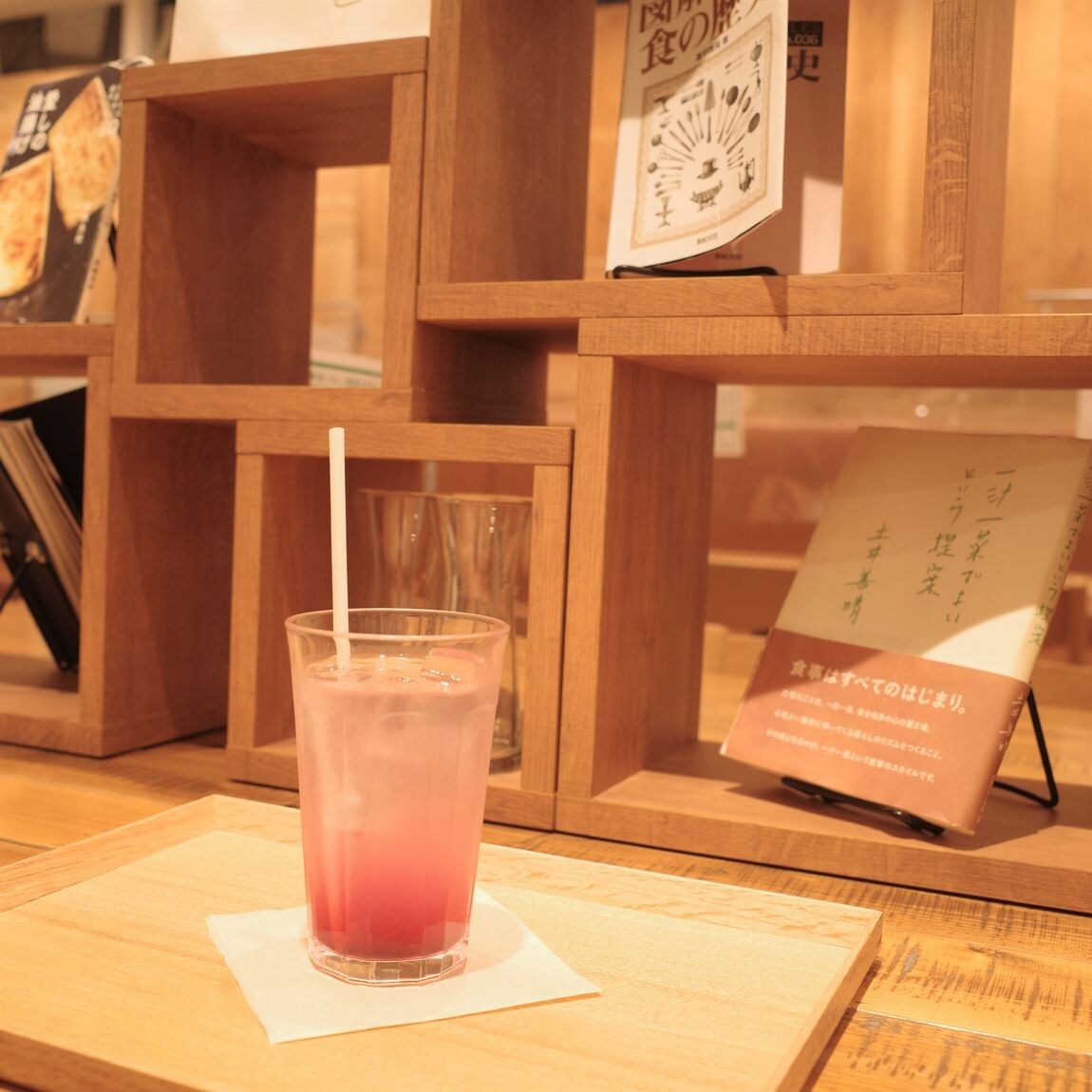 【Cafe&Meal MUJI 錦糸町パルコ】秋といえばこの果実　皮ごとぶどうのサイダー