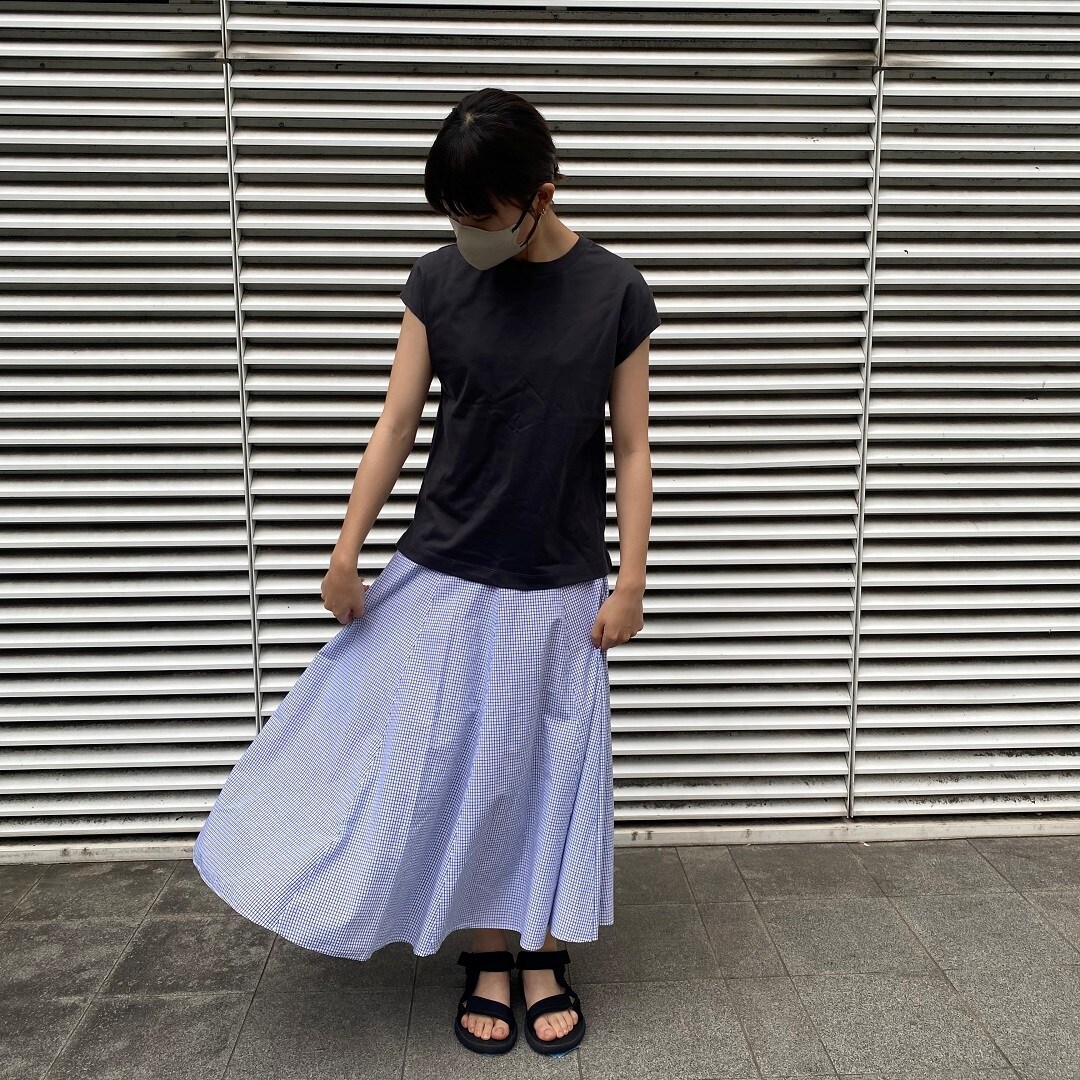 Tシャツ全身の画像
