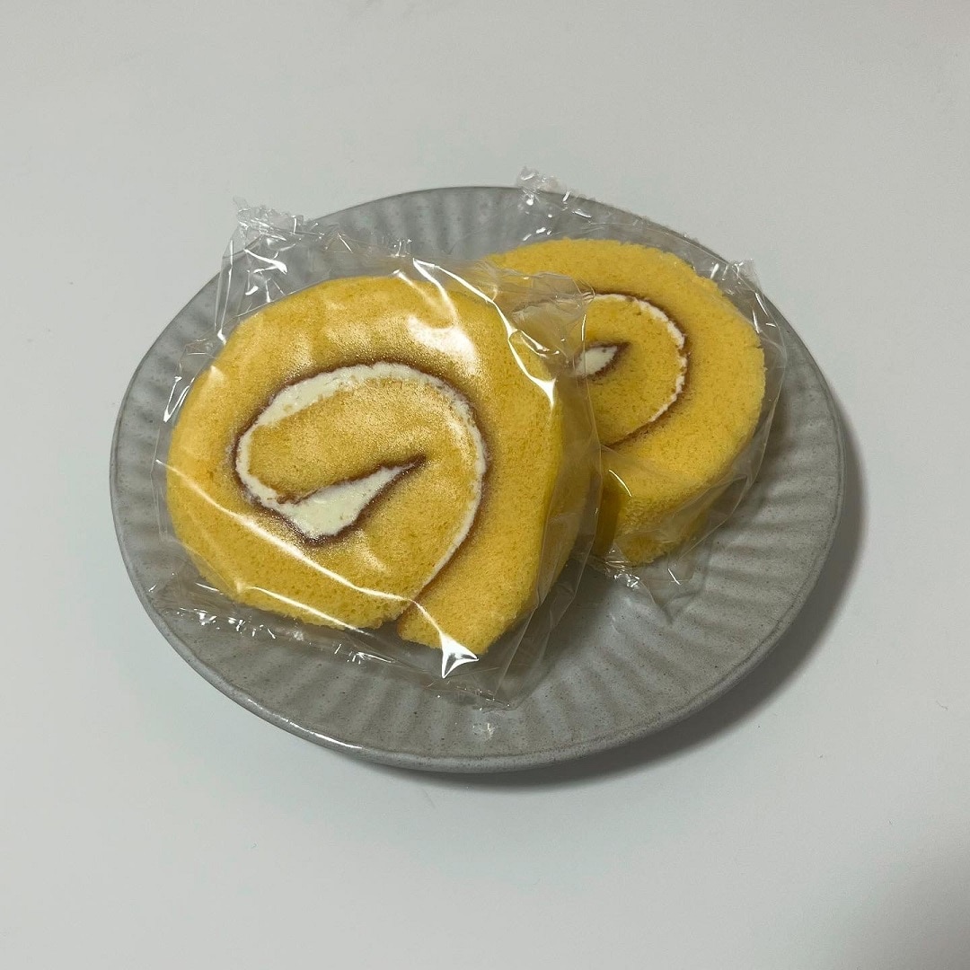 個包装のレモンのロールケーキ