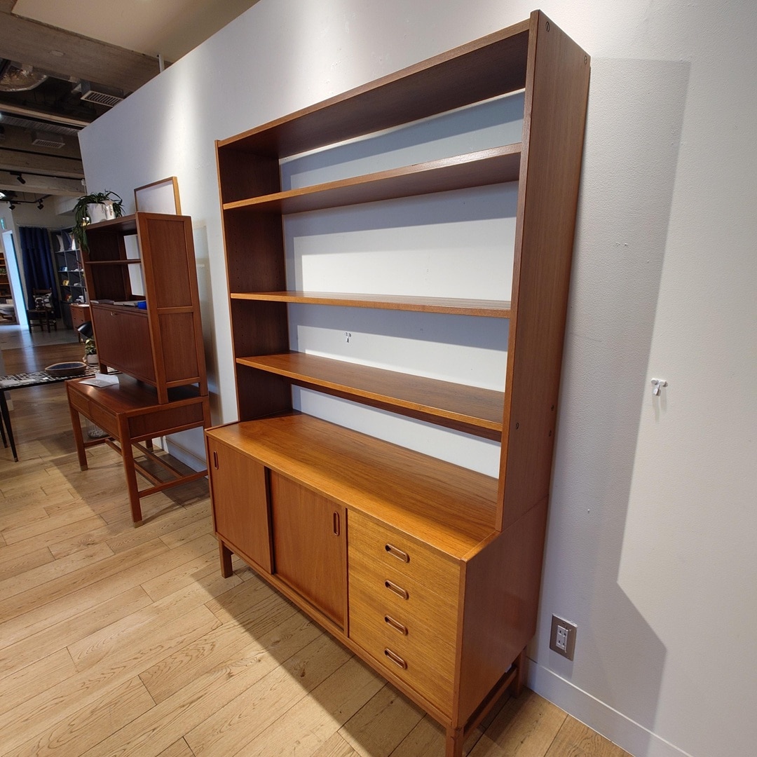 Vintage Book shelf3
