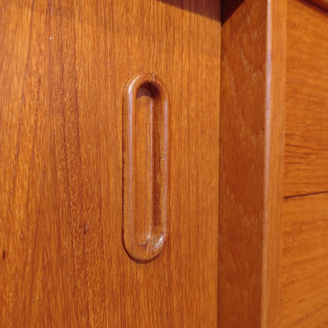 Vintage Book shelf9