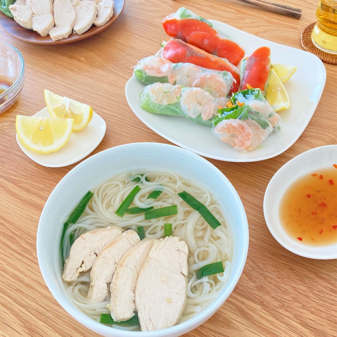 アジア料理の食卓