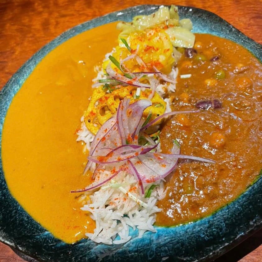 【難波】猪肉と３種の豆のカレーとプラウンマサラ