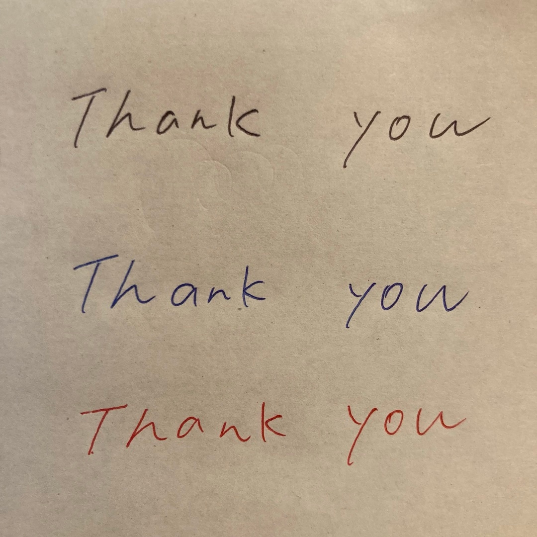 書き味なめらか油性ボールペン