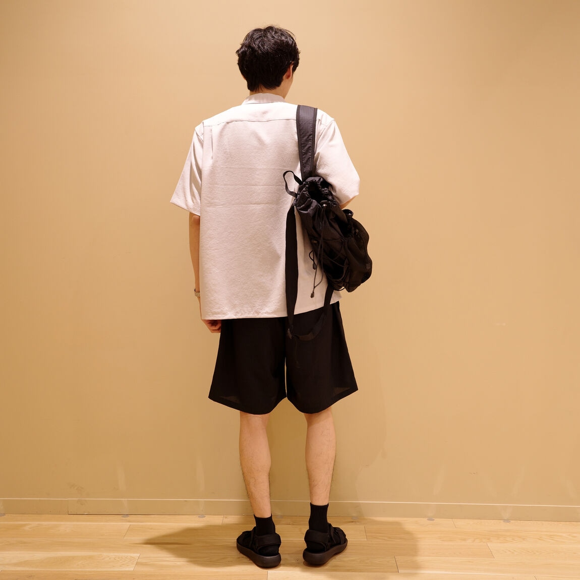 後ろ姿